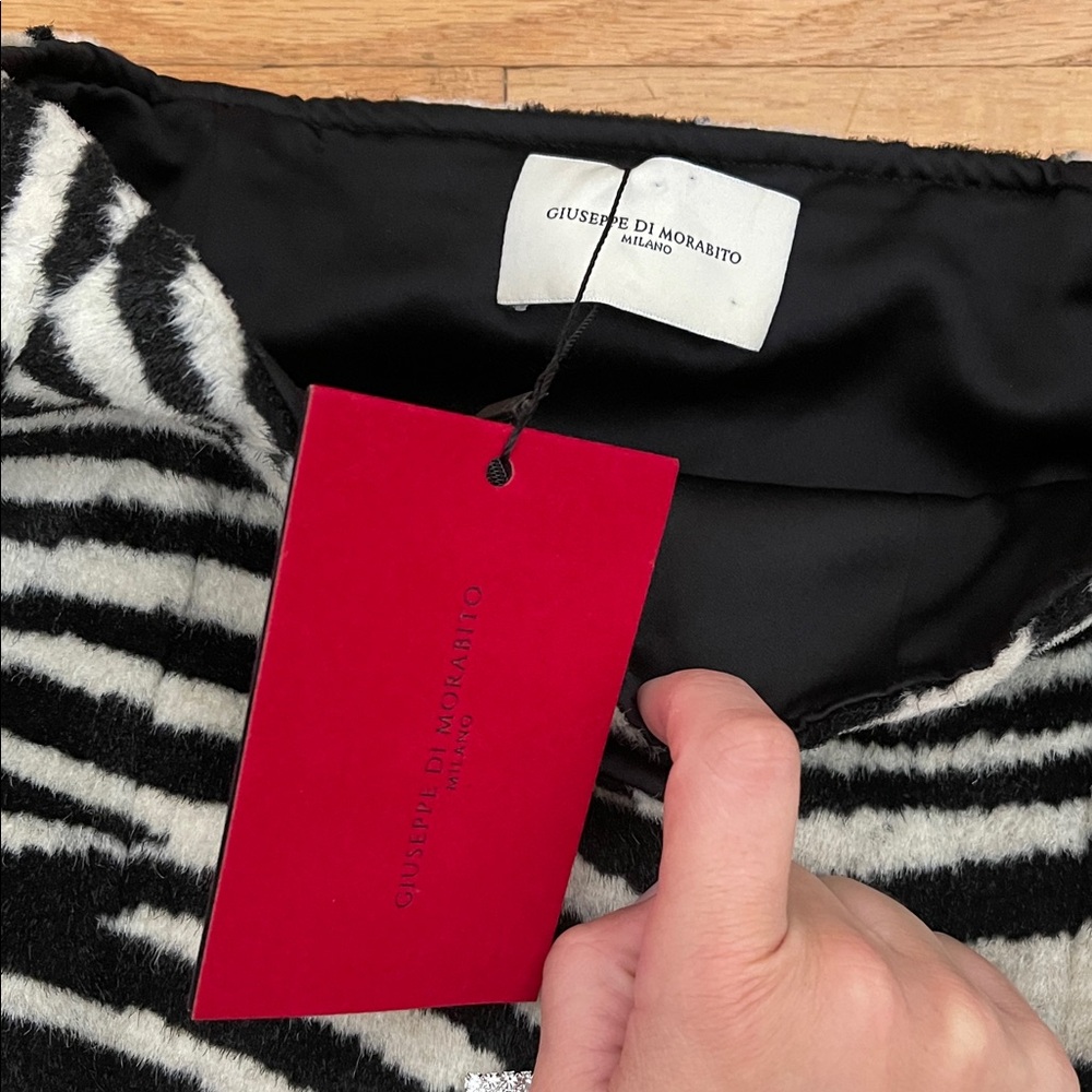 Chic Zebra Pattern Mini Skirt - Picture 2 of 14